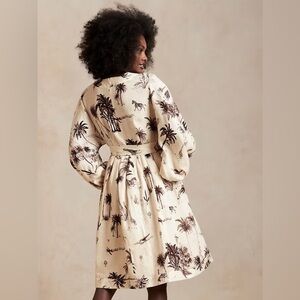 Banana Republic 100% Linen Landscape Safari
Print Mini Balloon Sleeves Dress L